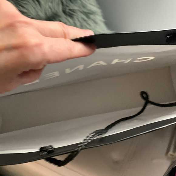 Chanel Paper Shopping Bag 🔴 50% off the listed price - Picture 5 of 6